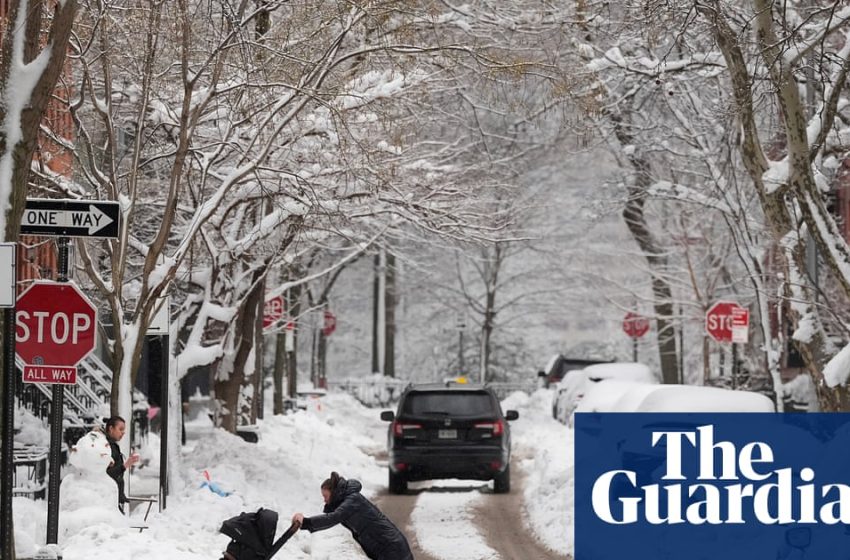  Weather tracker: US cities close schools and cancel flights amid heavy snowfall | US weather