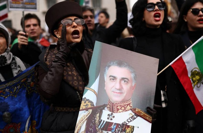  Leaked memo shows Iran Guards media plan to undermine exiled prince