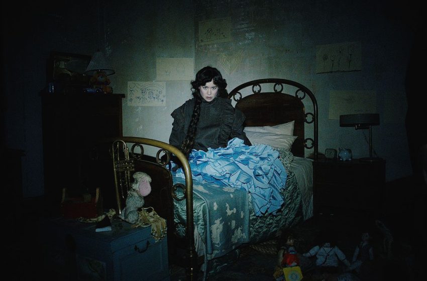  Mitski Haunts a House in New “If I Leave” Video