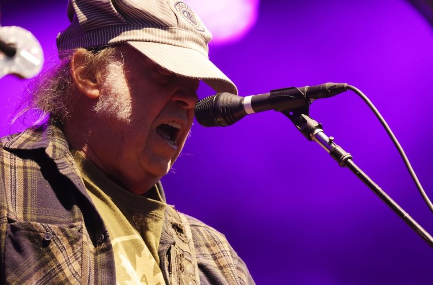  Neil Young cancels tour of UK and Europe, including date in Cork – The Irish Times
