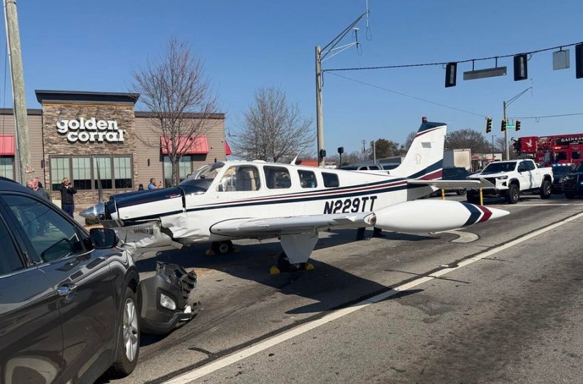  Small plane crashes into vehicles during emergency landing in Gainesville, just north of Atlanta