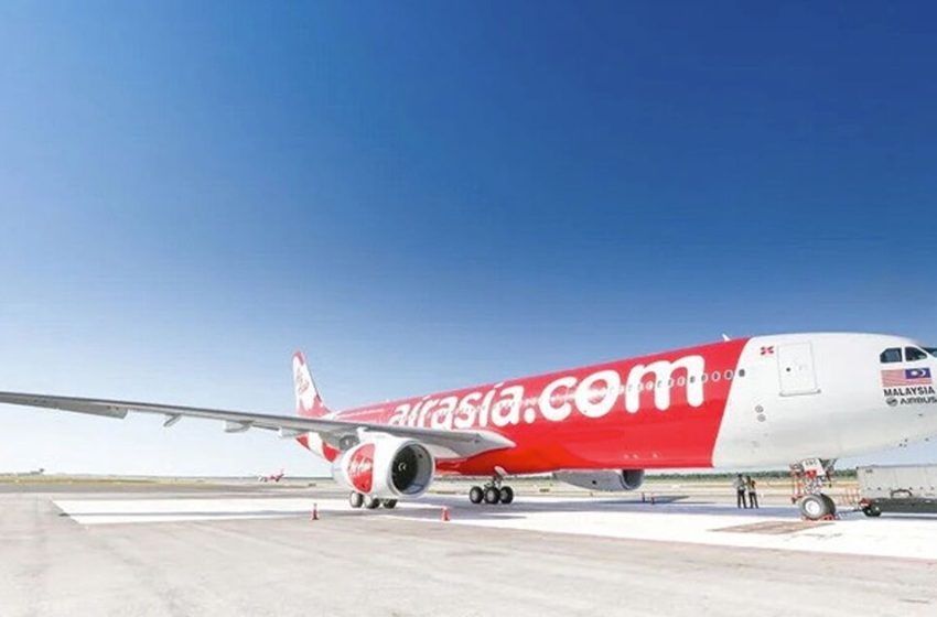 AirAsia flight plunges 24,000ft in emergency descent | World | News