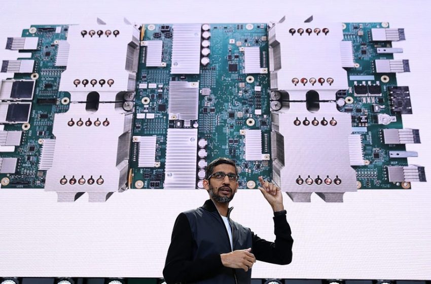  Amazon, Google, Meta, Microsoft Boost AI Spending, Stocks React