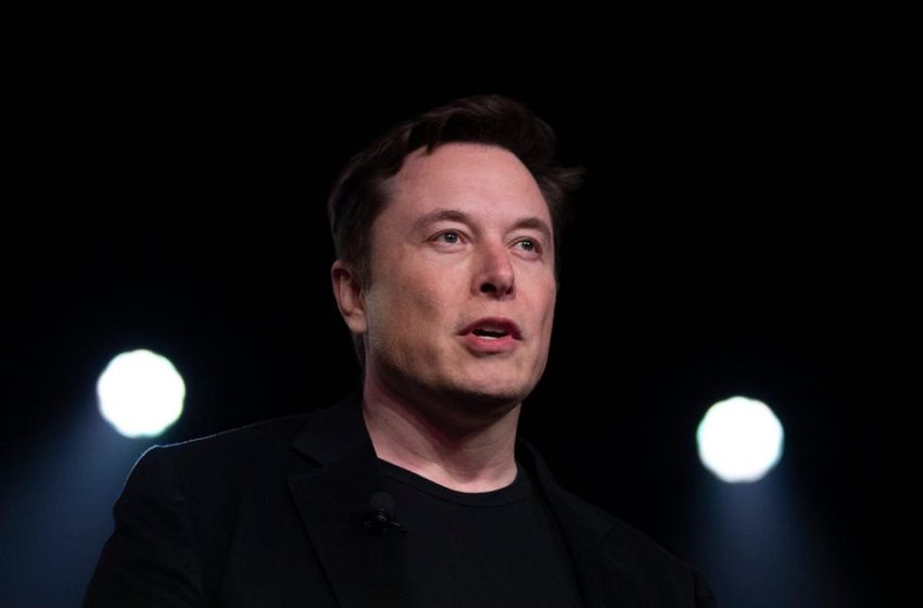  Musk Shifts SpaceX’s Focus From Mars to the Moon