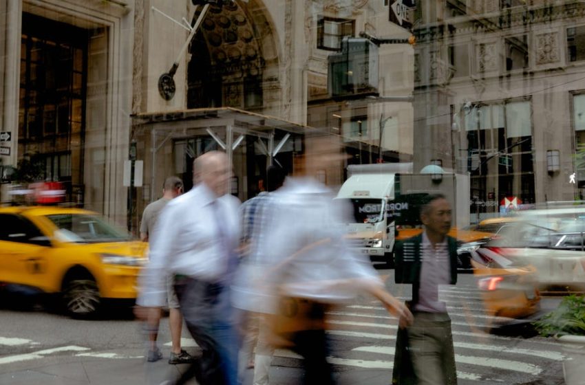  Investment Bank Settles Case That Put 100-Hour Workweeks on Trial