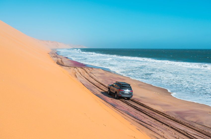  How can deserts form next to oceans?