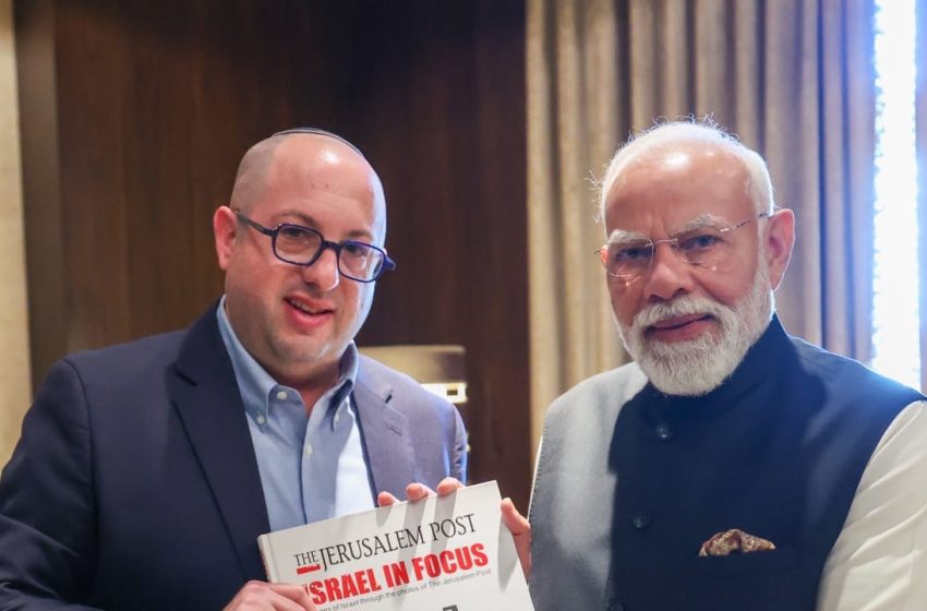  Narendra Modi signs ‘Post’ front page in Jerusalem