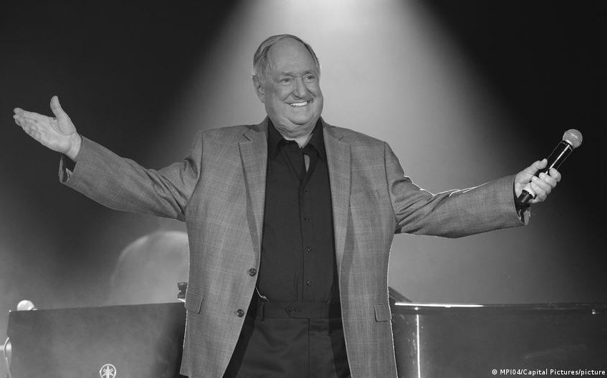  Neil Sedaka, singer-songwriter of 1960-70s fame, dies at 86