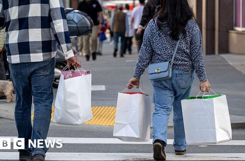  US consumer spending slowed in December – Is it a warning for the economy? – BBC