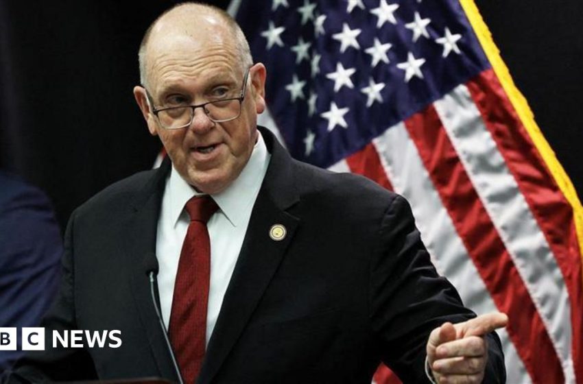  Trump’s ‘border tsar’ says 700 federal agents leaving Minnesota