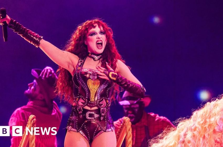  Chappell Roan leaves talent agency led by Casey Wasserman after Epstein fallout – BBC