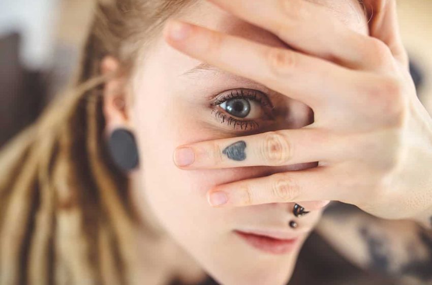  A Woman Started Losing Her Sight Because of a Tattoo She Got Years Ago on Her Back. She’s Not Alone