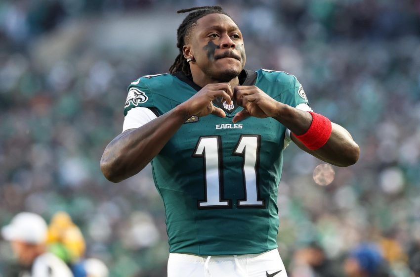  A.J. Brown Posts Message on Mental Health in IG Video After Rondale Moore’s Death