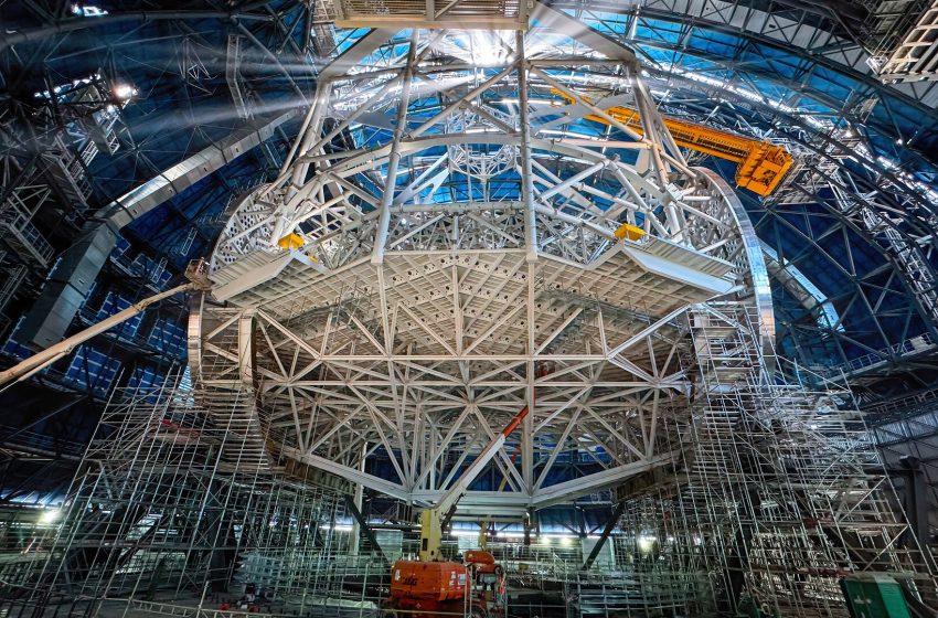  The heart of a giant telescope photo of the day for Feb. 9, 2026