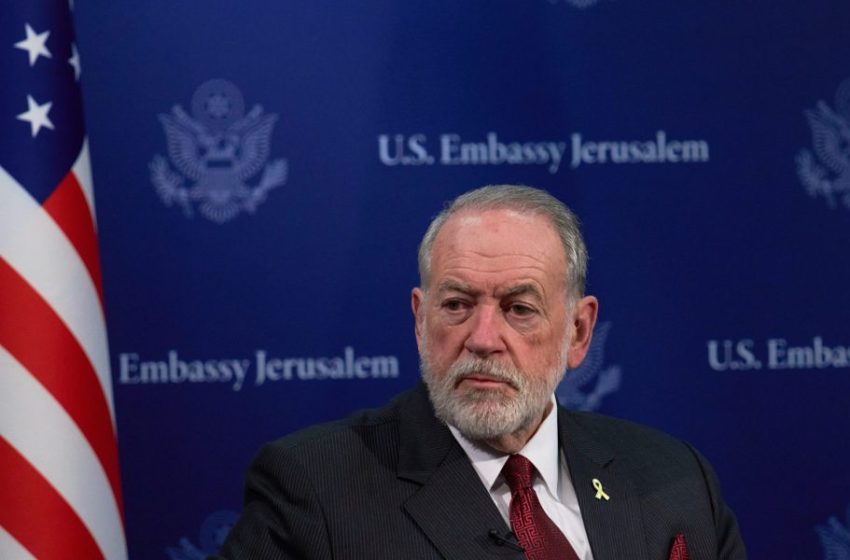  Mike Huckabee infuriates Middle East after agreeing with Tucker Carlson’s claim that Israel has a biblical right to the whole region