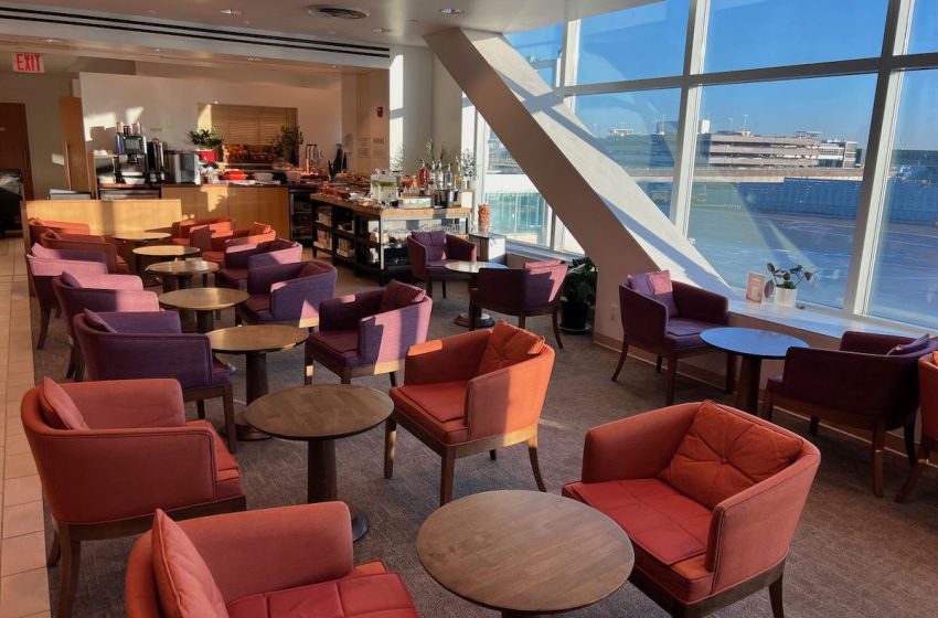  TikToker Complains Air India Lounge Smells Like Indian Food, Gets Roasted