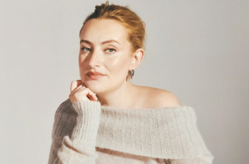  Chicken Shop Date’s Amelia Dimoldenberg to Star in, Produce Rom-Com