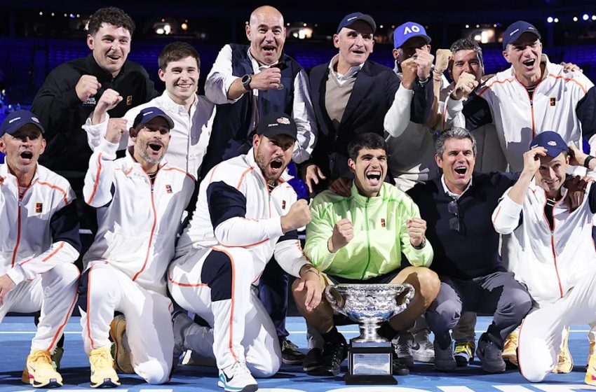  Australian Open 2026: Tennis fans divided over sad detail in photo of Carlos Alcaraz after final