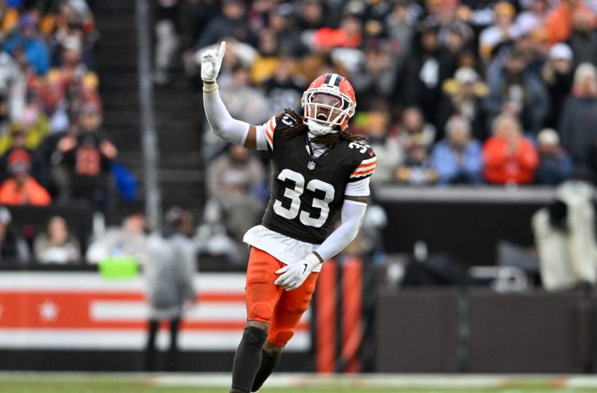  Browns S Ronnie Hickman left with minor injuries after assault