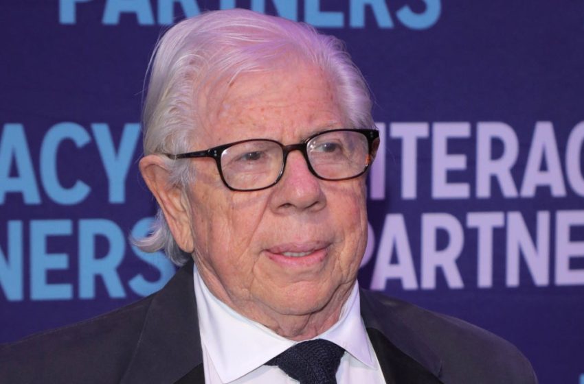  Carl Bernstein Slams Jeff Bezos Over Washington Post Staff Cuts