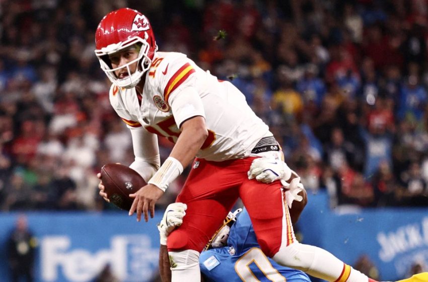  Chiefs News 2/19: Mahomes restructure was a desperate move by Chiefs – Arrowhead Pride