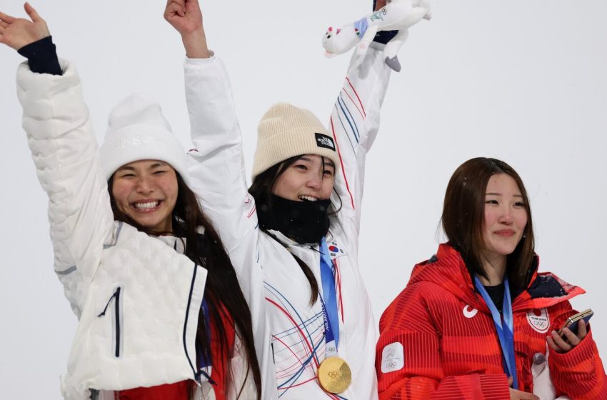  Chloe Kim’s Olympic three-peat foiled by mentee Gaon Choi : NPR