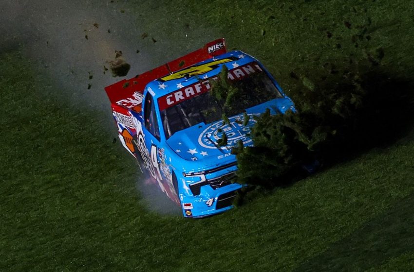  Cleetus McFarland wrecks out, six laps into NASCAR Truck debut at Daytona