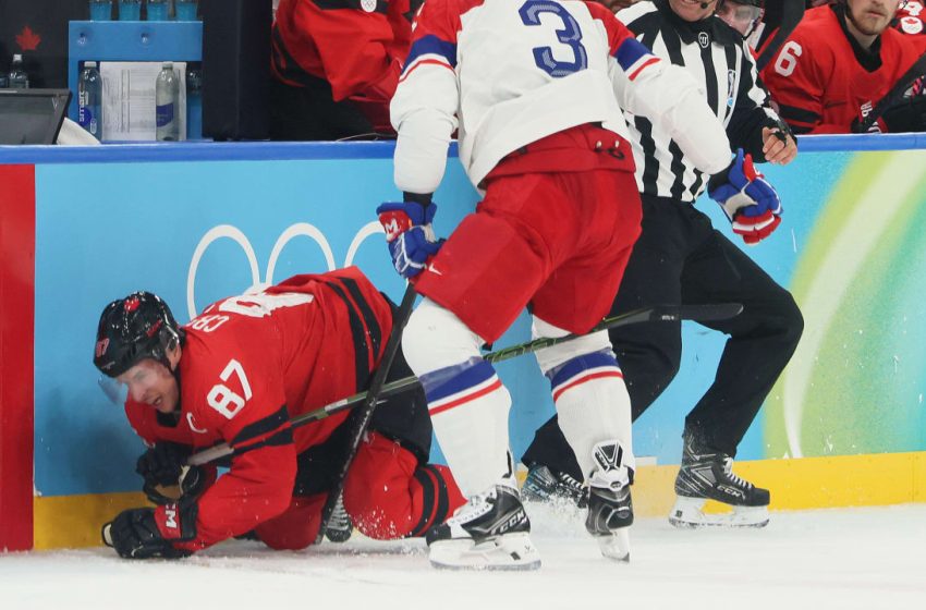  Crosby leaves Canada Olympic quarterfinal win against Czechia with lower-body injury