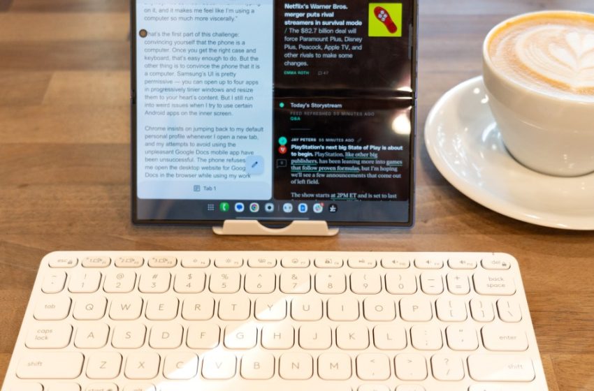  Who needs a laptop when you have a folding phone?