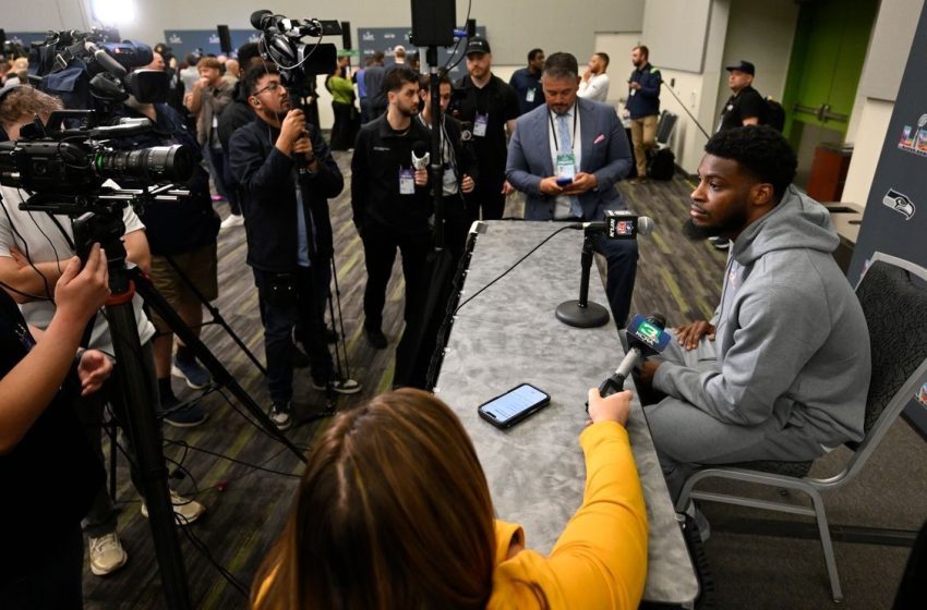  Despite Super Bowl hoopla, Seahawks remain locked in