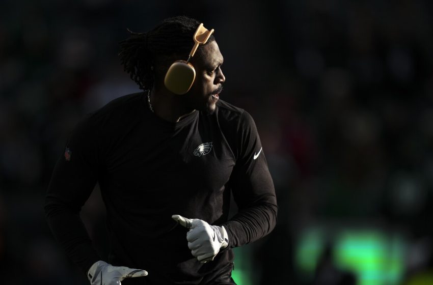  Eagles are betting favorites to keep A.J. Brown