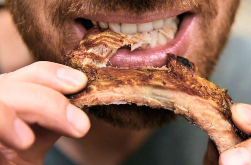  Meat Eaters May Live to 100 More Often Than Others, But Only If One Unique Factor Is Present