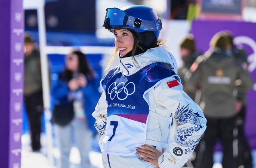  Eileen Gu sports a personalized ski suit with nods to her Chinese heritage