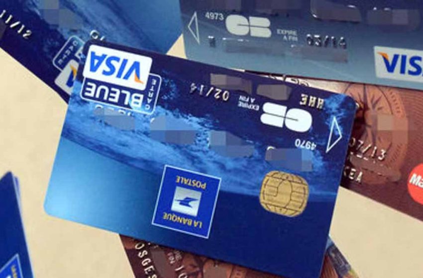  Experts Urge You to Put a Sticker on Your Credit Card—the Genius Security Hack Scammers Hate