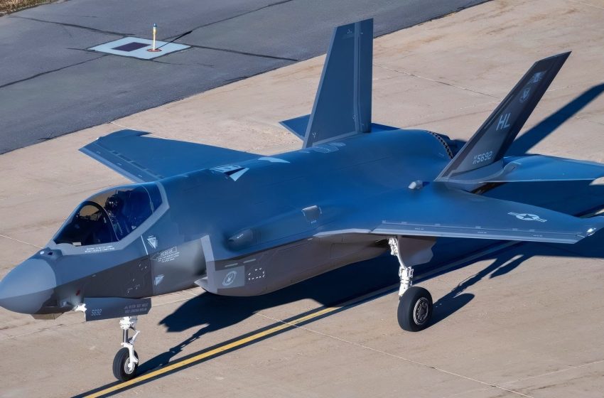  Canada Looks Set to Cut Big F-35 Stealth Fighter Order By More Than 50 Percent