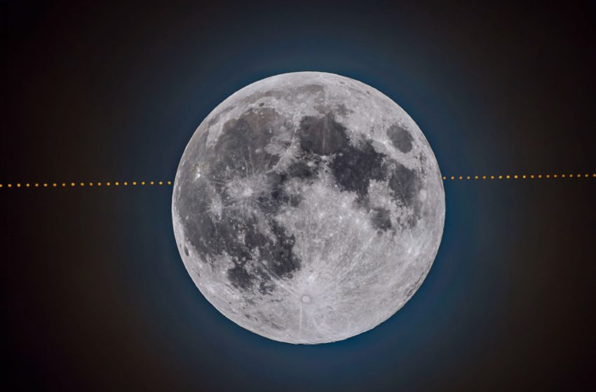  See the moon eclipse one of the brightest stars in the sky during rare alignment tonight