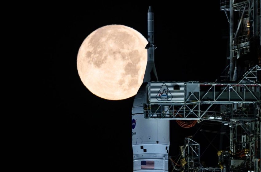  NASA Restarts Countdown After Fixing Hydrogen Leaks on Its Moon Rocket : ScienceAlert