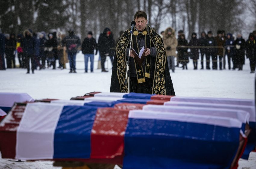  Putin can’t survive without war