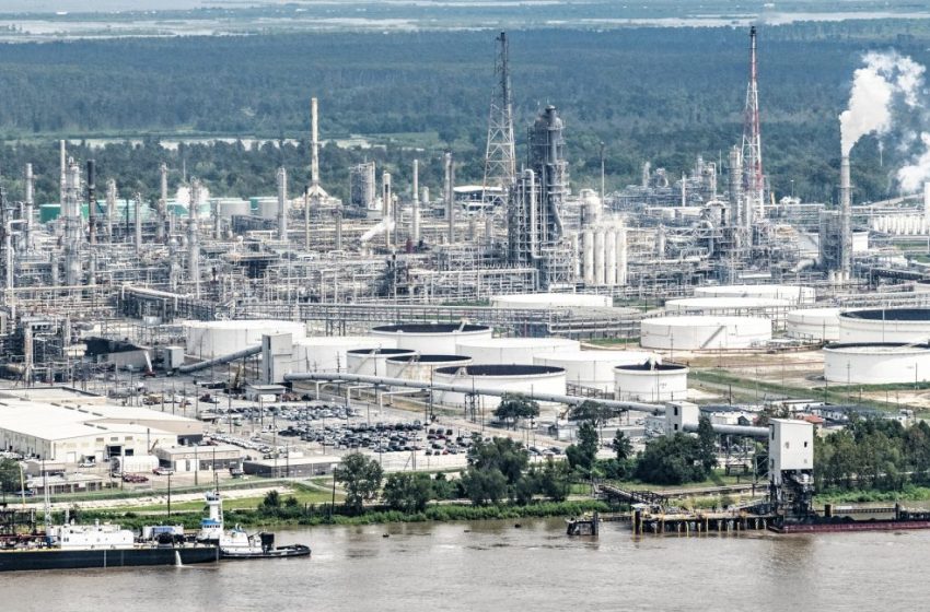  Michigan antitrust lawsuit says oil companies hobbled EVs and renewables