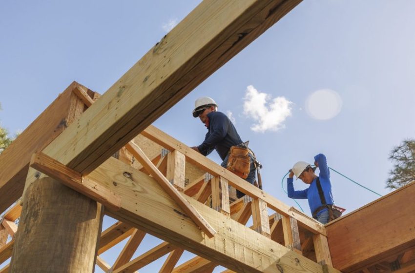  More people are moving out of the U.S. than moving in for the first time since the Great Depression—a bad omen for the $38.8 trillion national debt