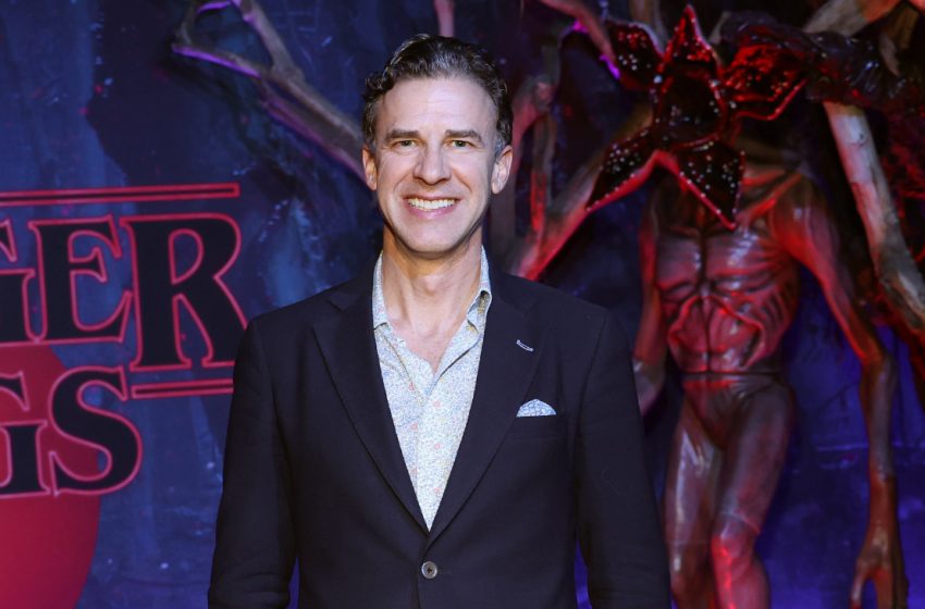  Netflix Exec Predicts “$6 Billion in Job Cuts” if Paramount Buys WBD