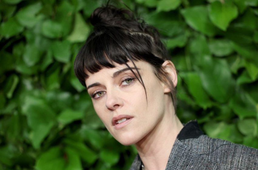  Kristen Stewart Buys L.A.’s Highland Movie Theater