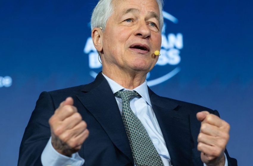  JPMorgan admits it closed Trump’s accounts after Jan. 6 attack amid $5 billion debanking lawsuit