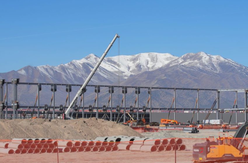  Moody’s flags $662 billion risk at the heart of the data center build-out by just 5 companies