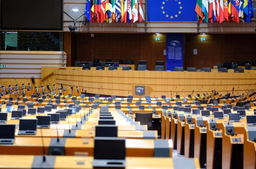  EU Parliament puts US trade deal on ice after latest Trump tariff hit – POLITICO