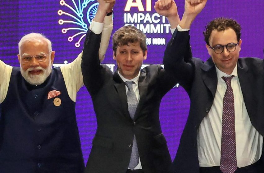  OpenAI’s Sam Altman and Anthropic’s Dario Amodei refuse to hold hands weeks after Super Bowl ad war