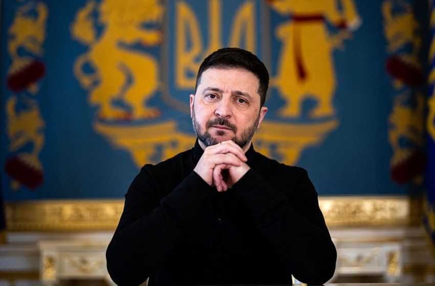  Ukraine liberates 300 square kilometers in southern counteroffensive, Zelensky tells AFP