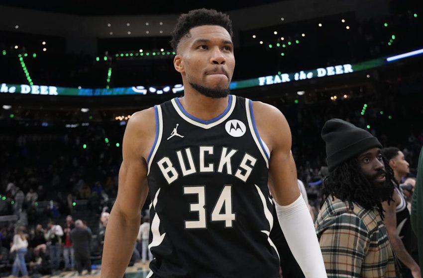  Giannis Antetokounmpo Says He Wants to Retire With Bucks As Trade Rumors Swirl