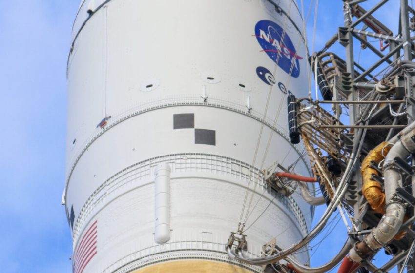  NASA says it needs to haul the Artemis II rocket back to the hangar for repairs