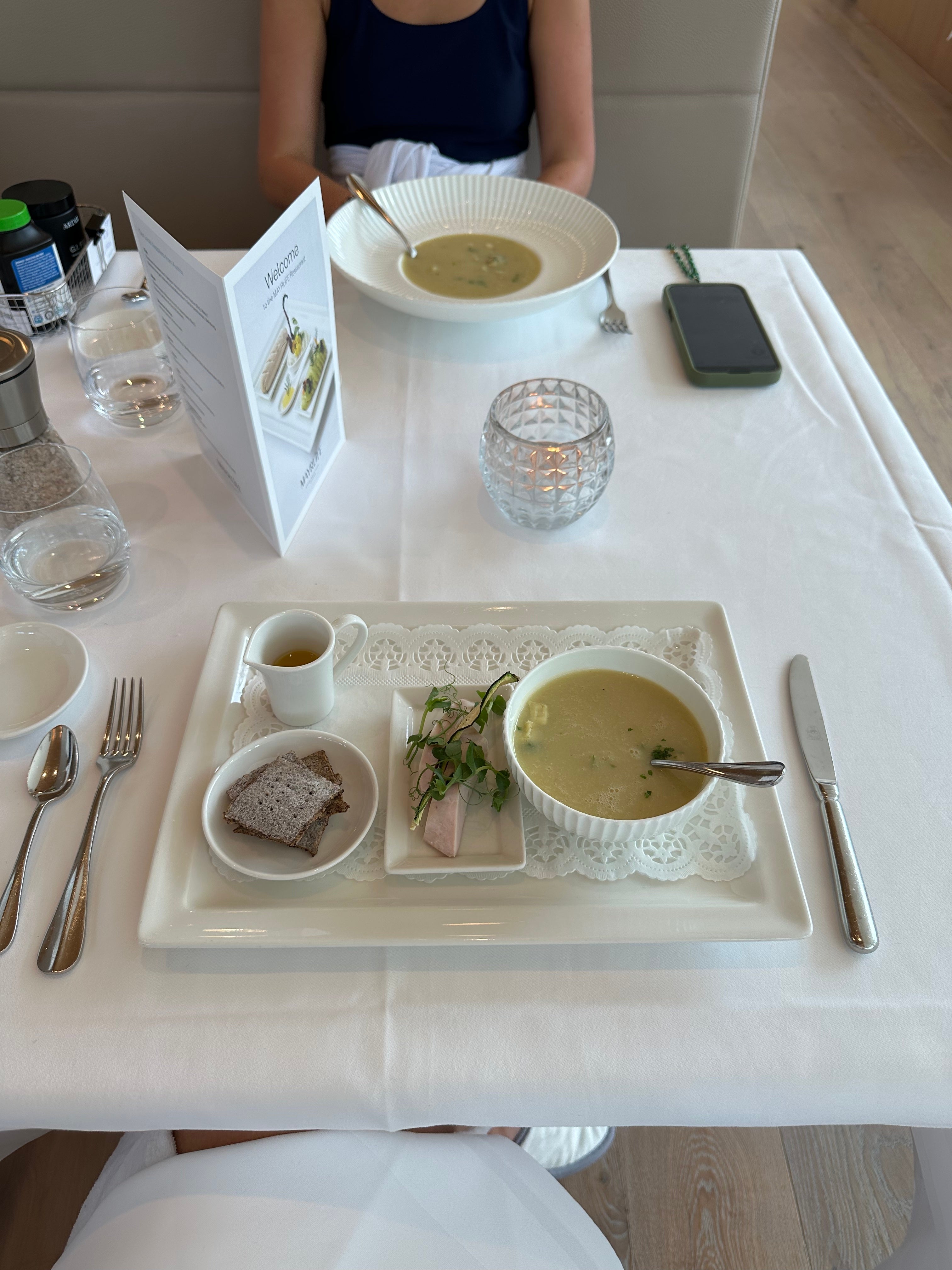 Stephanie Robinson’s dinner at the gut health retret every night was bone broth with vegetables
